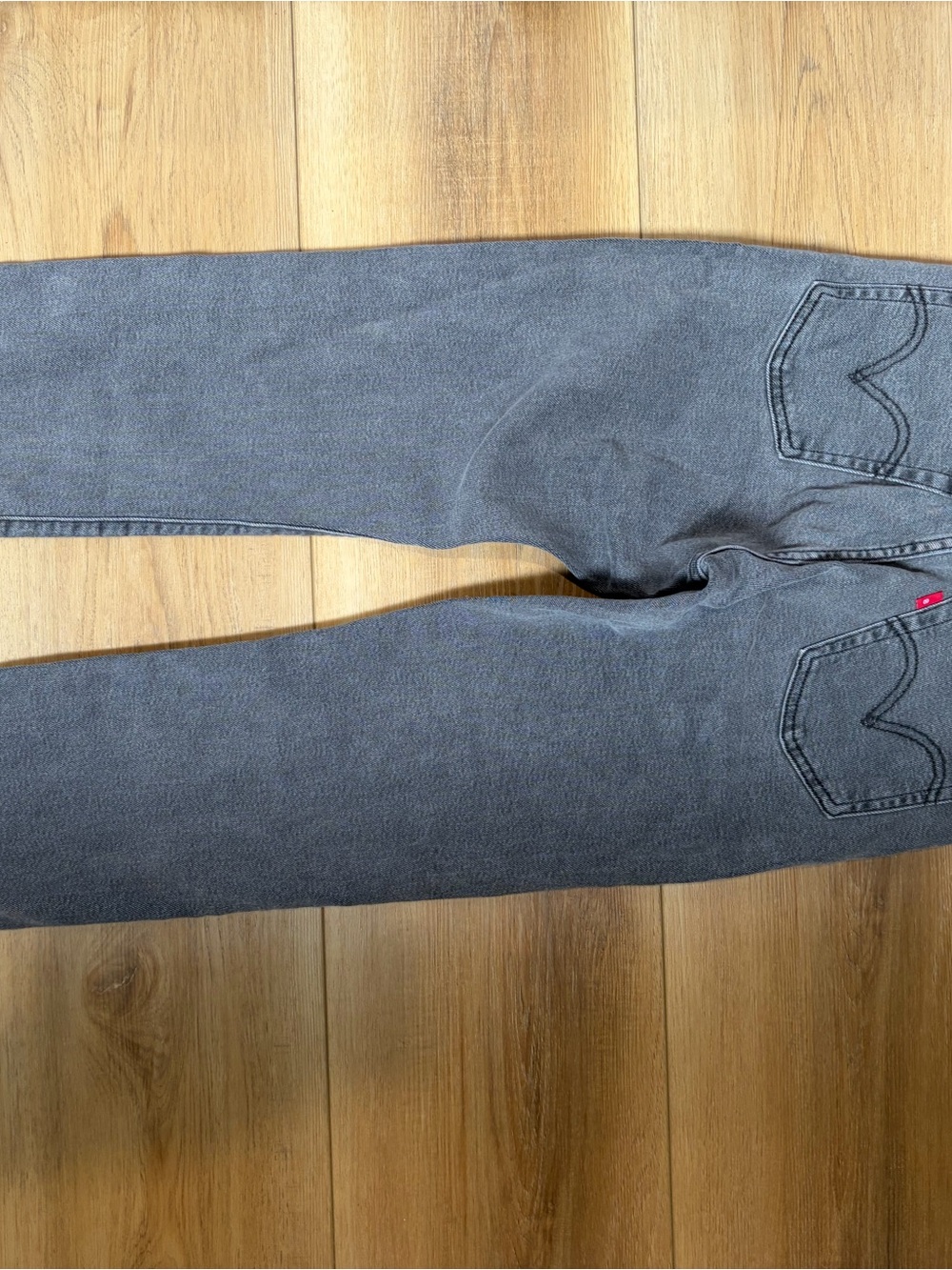 Levi's Women's Ribcage Jeans in Washed Charcoal Gray